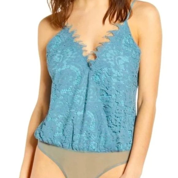 WAYF Lizzie Crossover Lace Bodysuit Medium 3558 - Picture 10 of 10